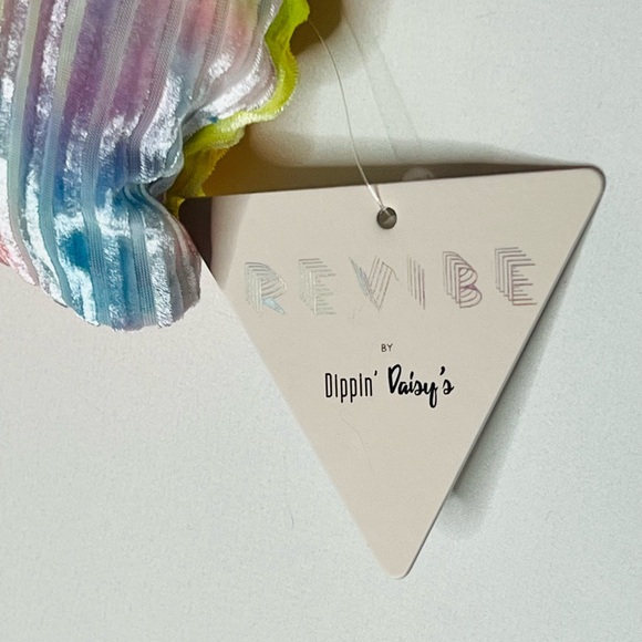 REVIBE by Dippin’ Daisy’s Rainbow 🌈 Tie Dye Bikini Set – Size M – NWT - Picture 6 of 6